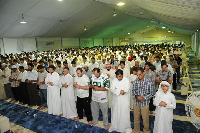 ليلة 23 بالمسجد الكبير امتلات الخيمة بالمصلين	قاسم باشا﻿
