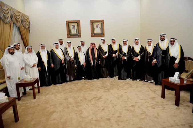 سمو الشيخ ناصر المحمد والشيخ محمد الخالد والشيخ فيصل الحمود ودخالد المذكور والمستشار راشد الحماد والشيخ داحمد الناصر والشيخ صباح الناصر ودعادل الفلاح ودعصام الفليج و فيصل الزامل ودعبدالمحسن الخرافي وعدد من الحضور	 هاني عبدالله