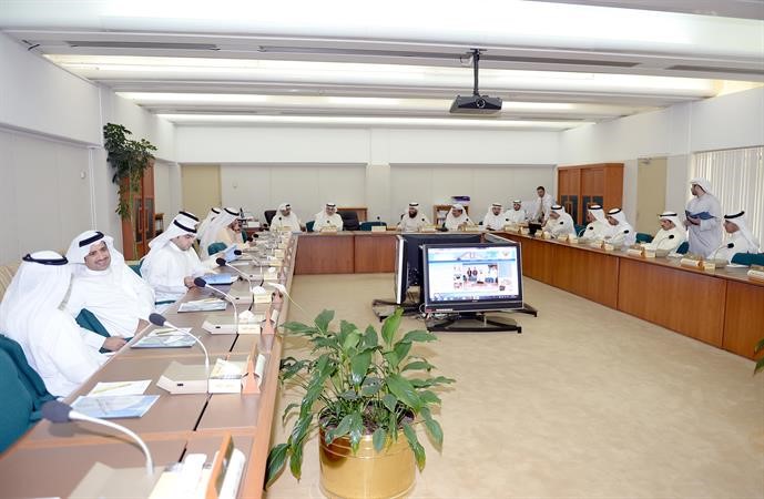 النواب الجدد في اللجنة المالية خلال لقاء تنويري عقدته الامانة العامة امس﻿