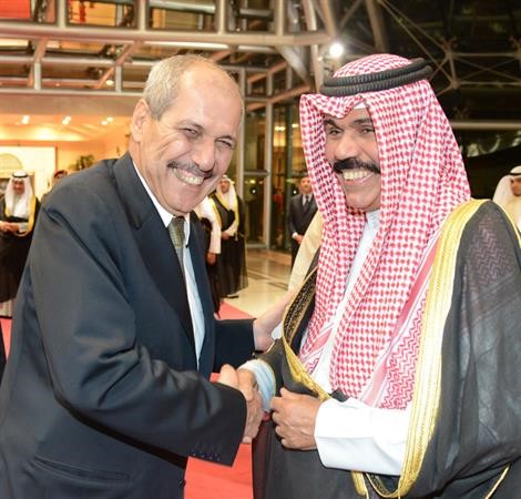 سمو ولي العهد الشيخ نواف الاحمد مرحبا بالدكتور فايز الطراونة