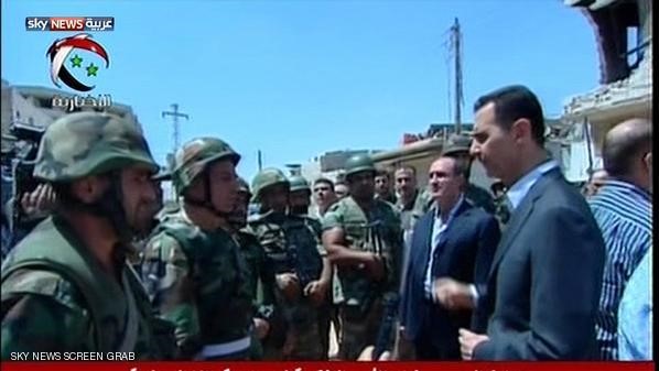 بالفيديو.. أول ظهور للأسد خارج دمشق منذ "بابا عمرو"