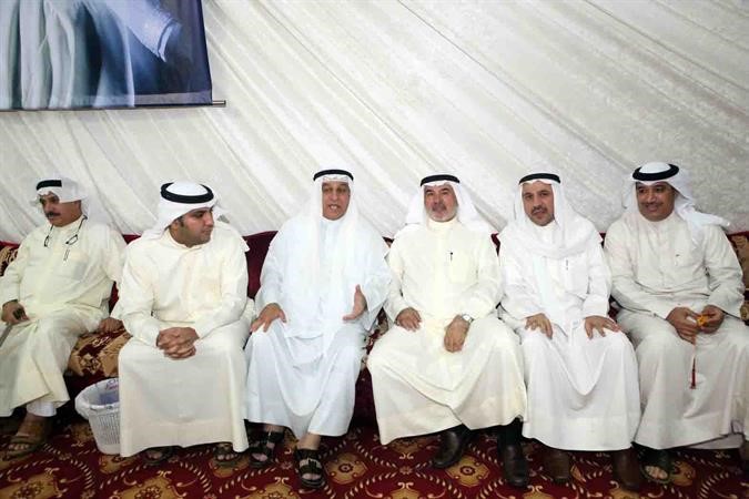 صالح عاشور متوسطا ابناء الدائرة
