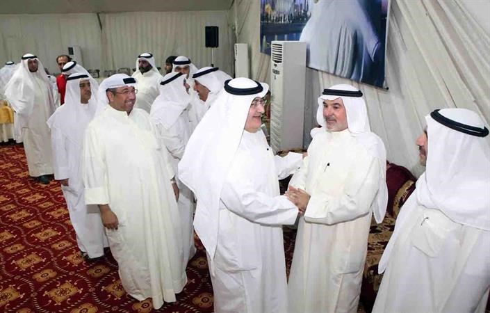 عاشور مستقبلا ابناء الدائرة الاولى

