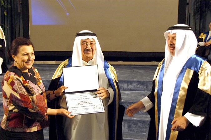 النوري رحمه الله اثناء تكريمه بالدكتوراه الفخرية﻿