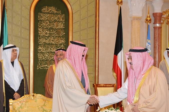  ومع سمو ولي العهد الشيخ نواف الاحمد﻿