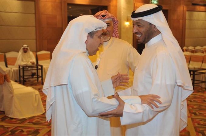  ويتلقى مباركة
