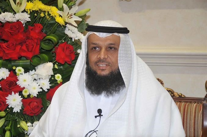 حمود الحمدان متحدثا الى ابناء الدائرة الخامسة
