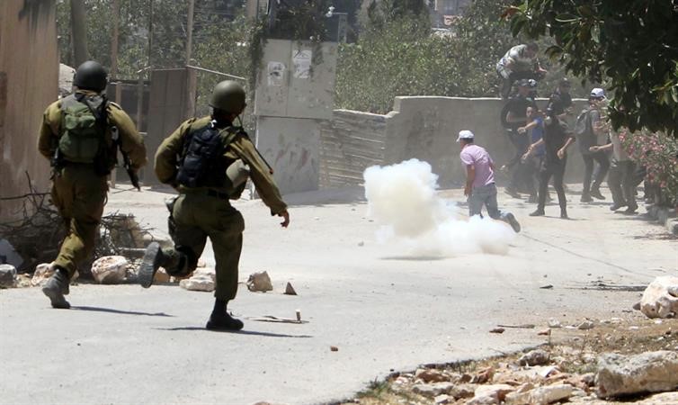  مواجهات بين فلسطينيين وقوات الاحتلال بالقرب من نابلس اول من امس	افپ﻿