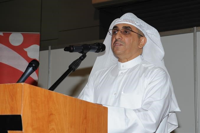 دعبد العزيز العمر خلال اللقاء