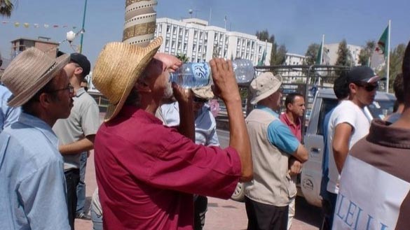 الجزائر : أول إفطار علني في نهار رمضان في انتهاك لحرمة الشهر الفضيل