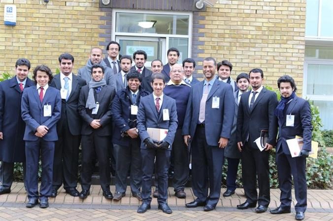وفد طلبة جامعة الخليج للعلوم والتكنولوجيا في لندن برعاية بيتك﻿