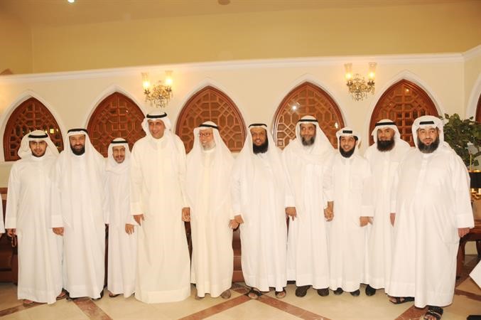 فيصل الجزاف ومجموعة من المباركين خلال استقبال التجمع الاسلامي السلفي
﻿
