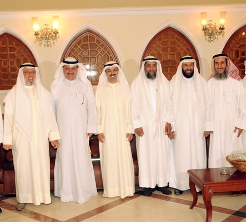 احمد باقر وعلي الراشد ودعلي العمير ودعبدالرحمن الجيران وعيسى الكندري وناظم المسباح خلال حفل الاستقبال﻿