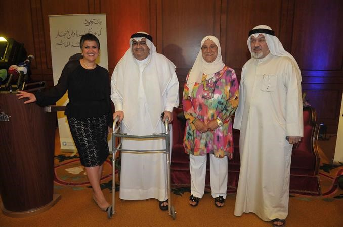 صفاء ومعصومة تتلقيان مباركة﻿