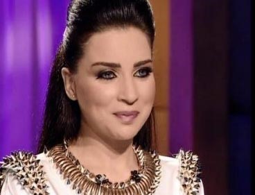 بالفيديو.. مي عز الدين تبكي وتكشف عن سر حياتها .. وتتحدث عن والدتها المسيحية
