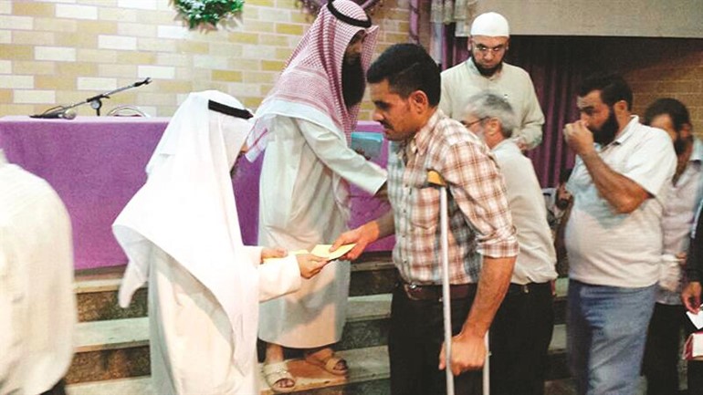 السويلم يقدم المساعدات للاجئين السوريين في مخيمات الاردن