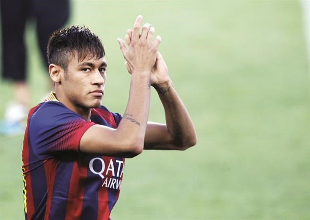 نجم برشلونة نيمار رويترز