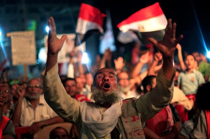  مؤيدو الرئيس المعزول مرسيخلال مليونية ليلة القدر امس اپ