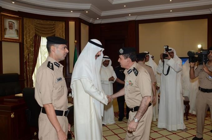 الخالد يتلقى التهنئة من اللواء عبد الله المهنا ﻿