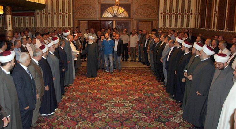 المفتي قباني مستقبلا وفودا شعبية وروحية وسياسية في دار الفتوى محمود الطويل