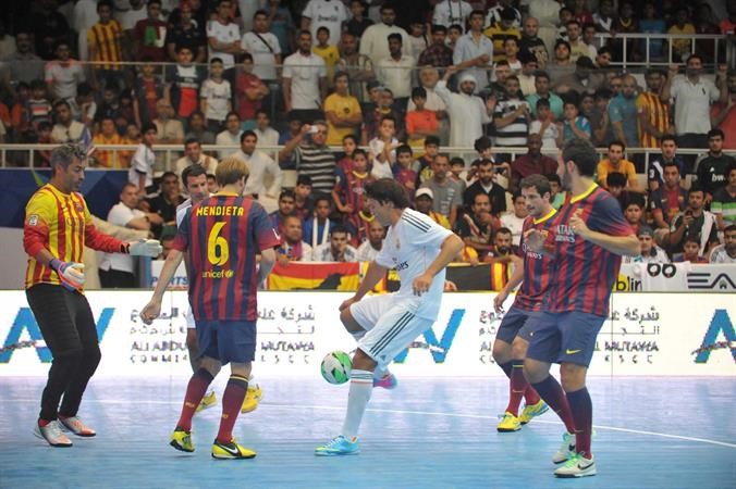 موريانتس ازعج حارس برشلونة وسجل هاتريك