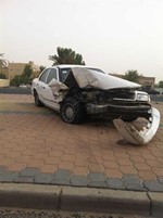 السيارة بعد ان تهشمت واجهتها جراء الحادث﻿