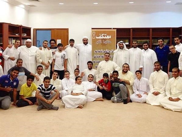 جانب من المعتكفين والقائمين على البرنامج﻿