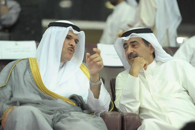 الشيخ سلمان الحمود يتحدث مع ناصر الروضان﻿