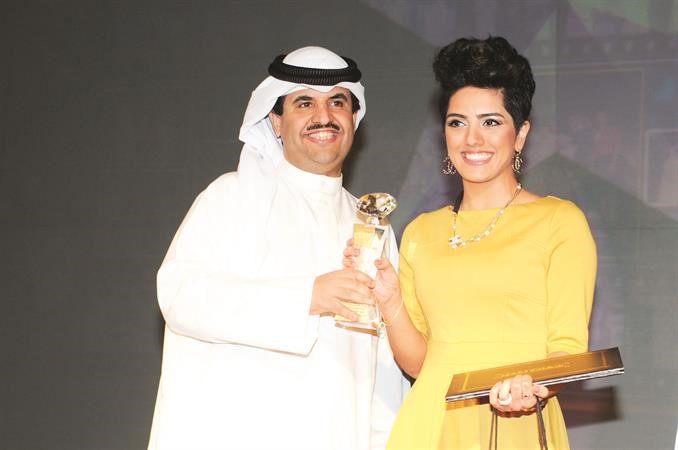 جائزة الاكثر شعبية لفاتن حمامة الخليج هيا عبدالسلام﻿