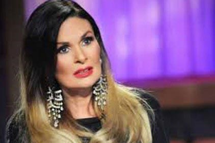 بالفيديو.. بكاء يسرا يفسد مكياجها