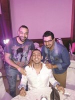 صورة تجمع فريق البرنامج ﻿