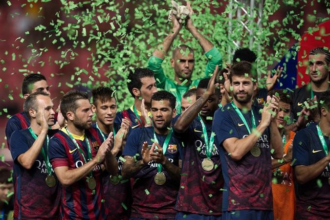 فرحة نجوم برشلونة بالفوز بكاس تايلند