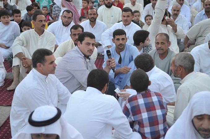 ترديد تكبيرات العيد قبل الصلاة