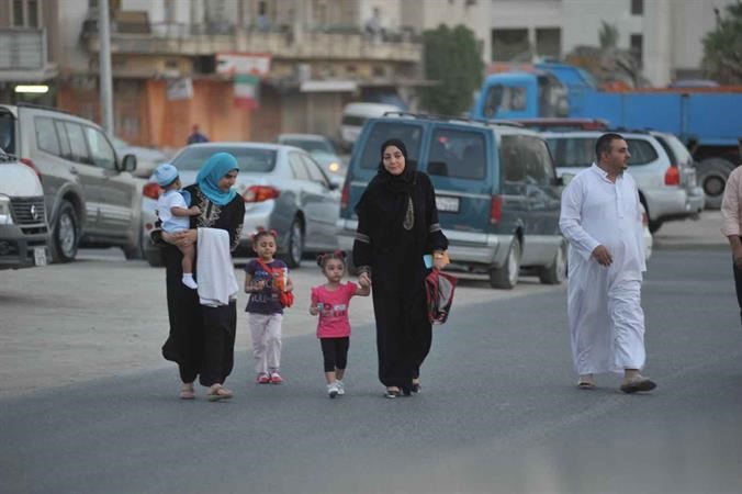 اسر تتوجه الى صلاة العيد