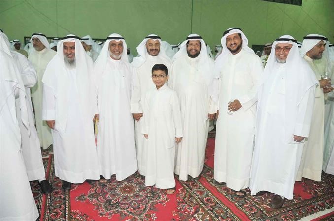 دناصر الصانع وعدد من المهنئين