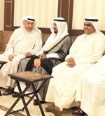الشيخ علي الجابر متوسطا فيصل الانصاري ومحمد المسعود
