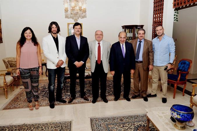عدد من ابناء الجالية اللبنانية يهنئون حلوي﻿