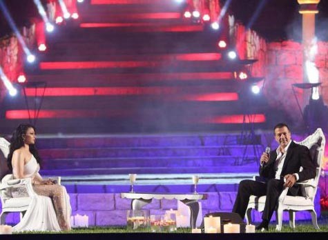 بالفيديو.. هيفا وهبي : أبو هشيمة طلب مني مرتين أن أعود إليه .. وفستانها المثير في دائرة الجدل