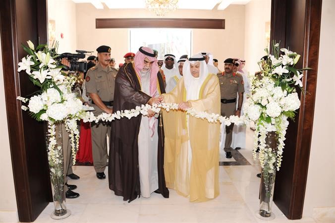 الشيخ خالد الجراح والشيخ احمد الخالد لدى وصولهما