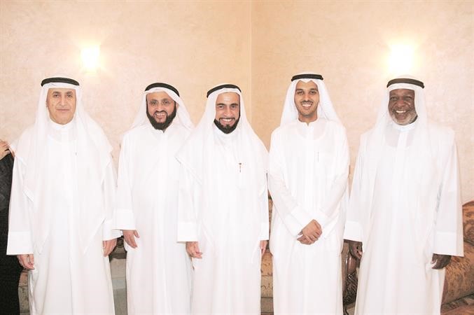 عبدالكريم العواد وعلي الزنكي وعادل الزنكي وعلي الزنكي يهنئون﻿
