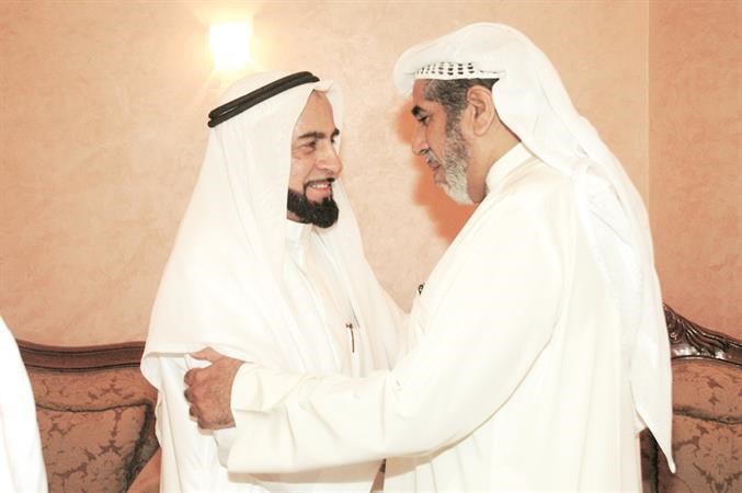 درشيد الولايتي مهنئا دجمال الزنكي﻿