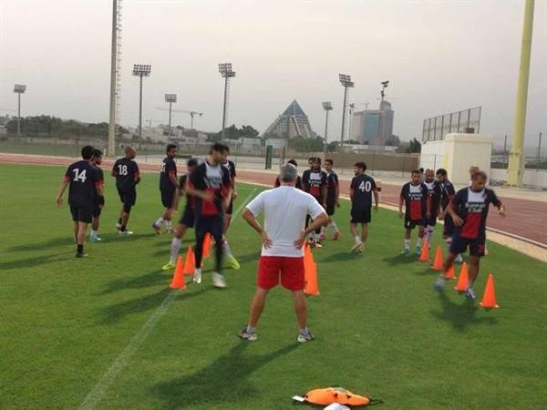 المدرب الروماني ايوان مارين يقود تدريبات الابيض في دبي﻿