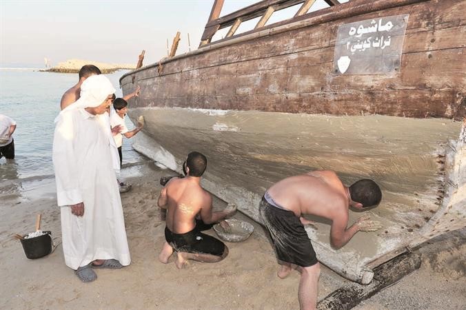 النوخذة خليفة الراشد اشرف على عملية الهباب والشونة التي اجراها شباب الغوص 	هاني عبد الله﻿