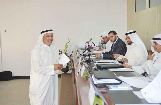 احد المساهمين في نقاش مع الجسار﻿