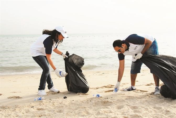 متطوعو الوطني خلال حملة التنظيف ﻿