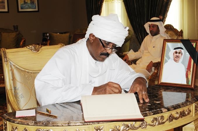 السفير السوداني معزيا