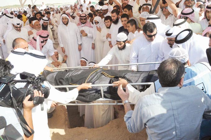 جثمان الفقيد الكبير الى مثواه الاخيرسعود سالم 