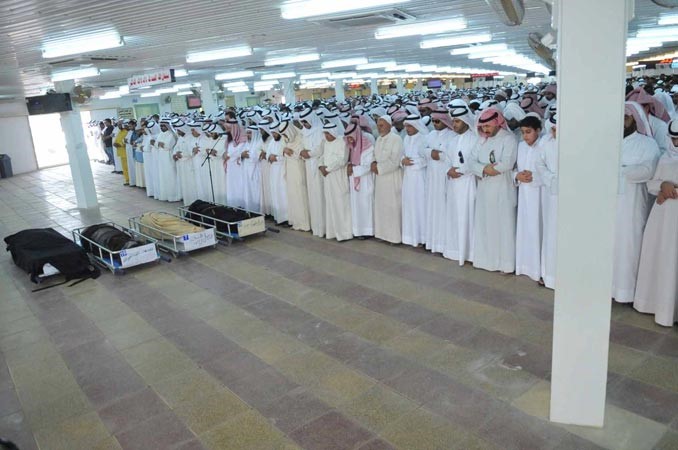 الصلاة على فقيد الكويت دعبدالرحمن السميط و3 متوفين اخرين