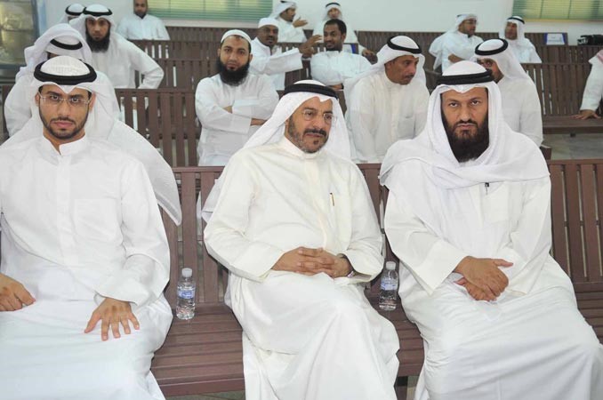 محمد هايف ودناصر الصانع مع عدد من المعزين