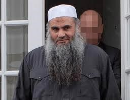 عائلة أبو قتادة تغادر بريطانيا إلى الأردن بعد أسابيع من ترحيله